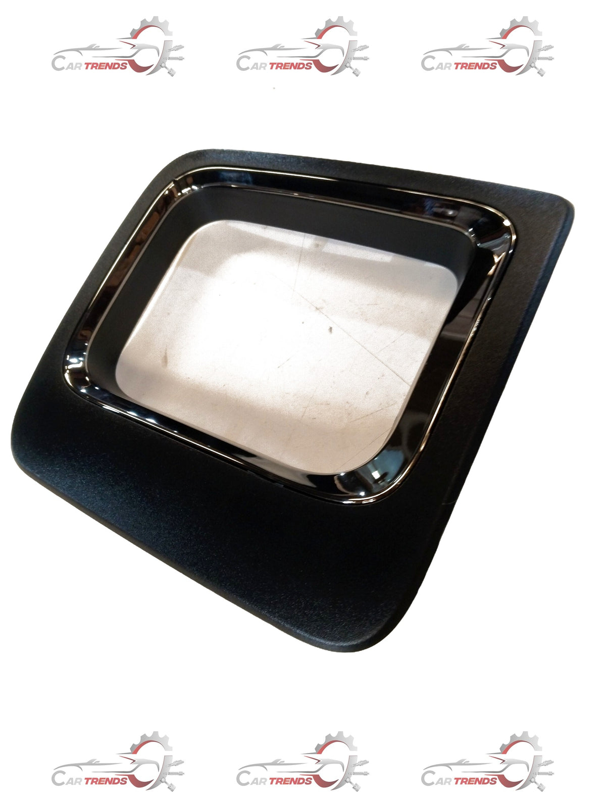 CarTrends BEZEL ASSEMBLY FOG LAMP | SCORPIO/BOLERO/THAR/XUV700 | RH | #2302AU300010N 2302AU300010N - Back view