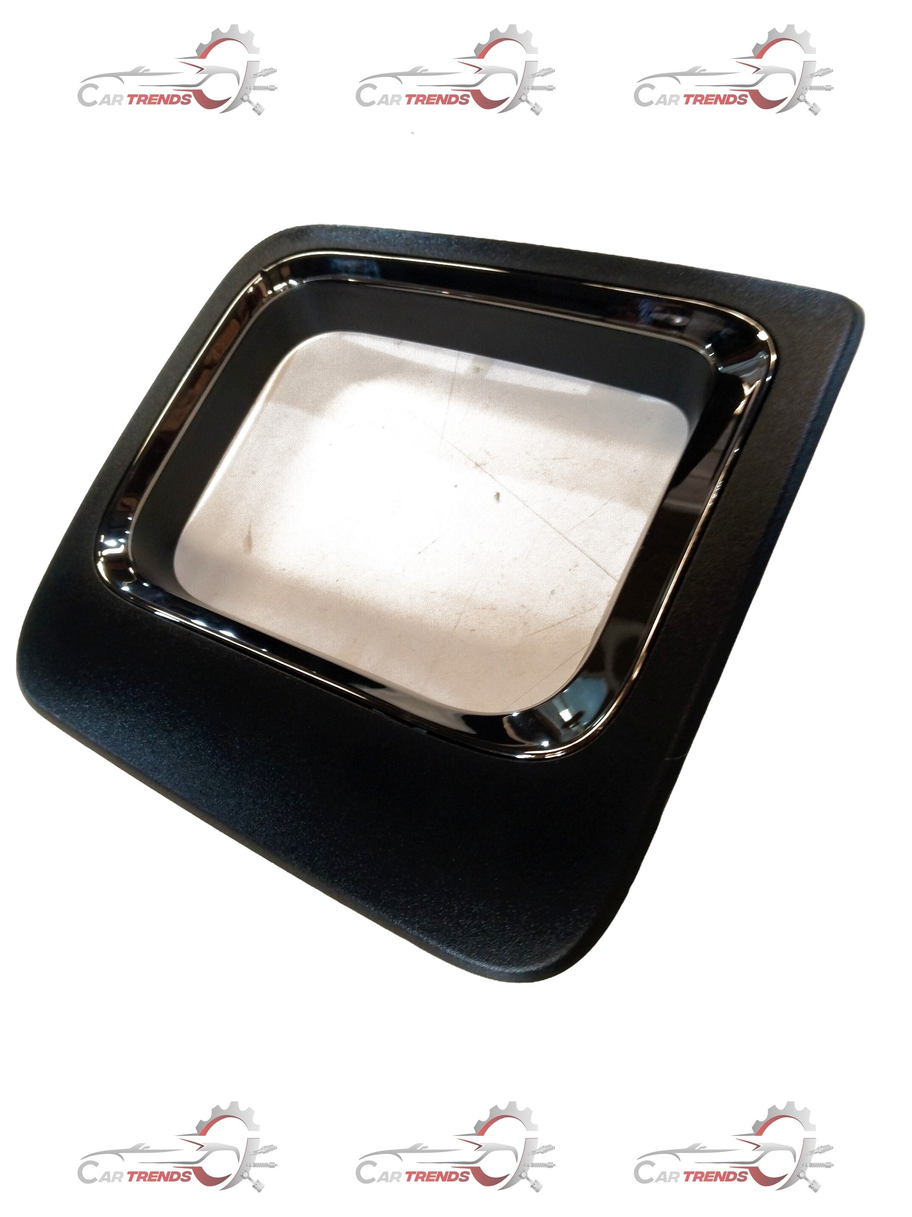 CarTrends BEZEL ASSEMBLY FOG LAMP | SCORPIO/BOLERO/THAR/XUV700 | RH | #2302AU300010N 2302AU300010N - Back view