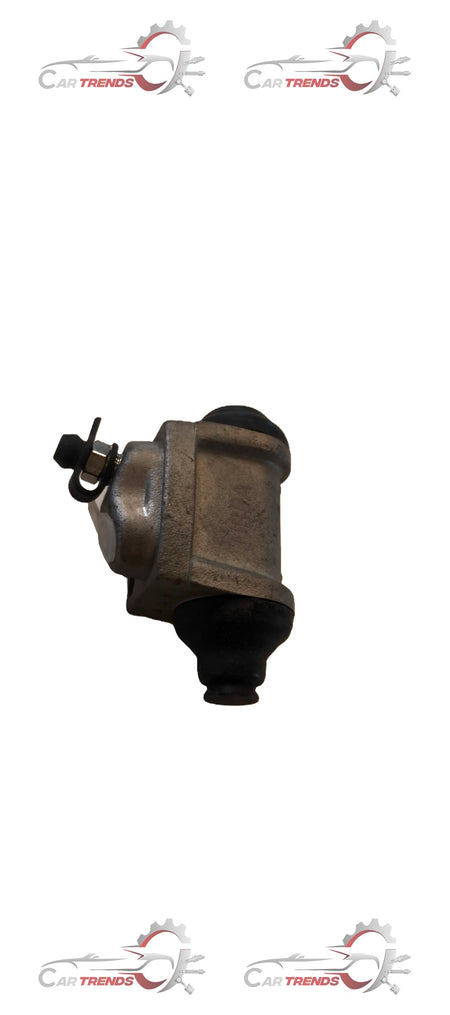 Hyundai LH wheel cylinder assembly spare part by CarTrends, showing a close-up of the metal hydraulic component.