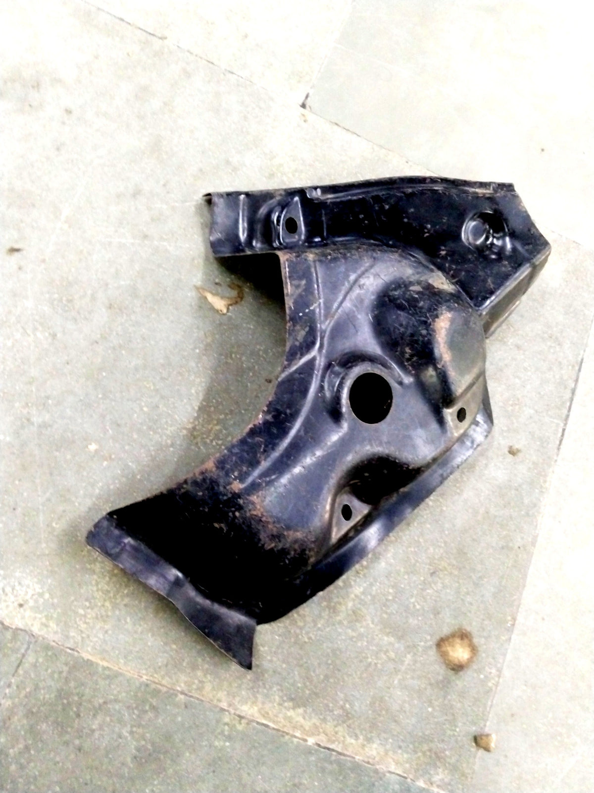Chevrolet Aveo patch tail lamp housing, left side, general motors brand, showing the lens and housing components.
