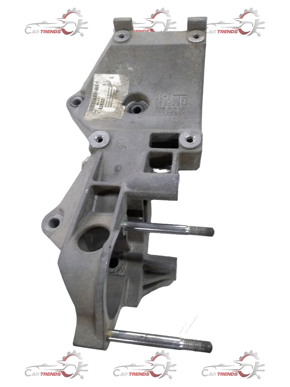 General Motors power steering pump compressor bracket for Chevrolet Optra petrol engine, shown in the image.