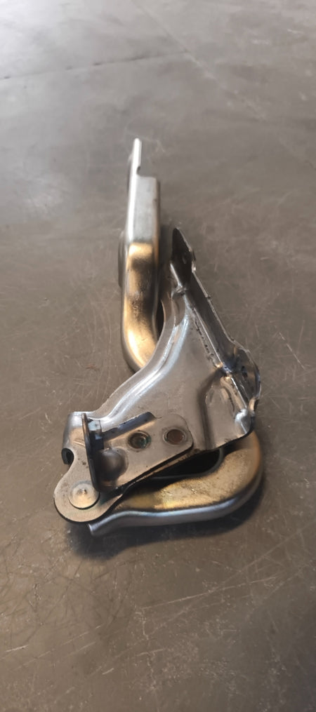 MARUTI SUZUKI HINGE COMPFRONT HOODL 57420M69R00 57420M69R00 - Back view