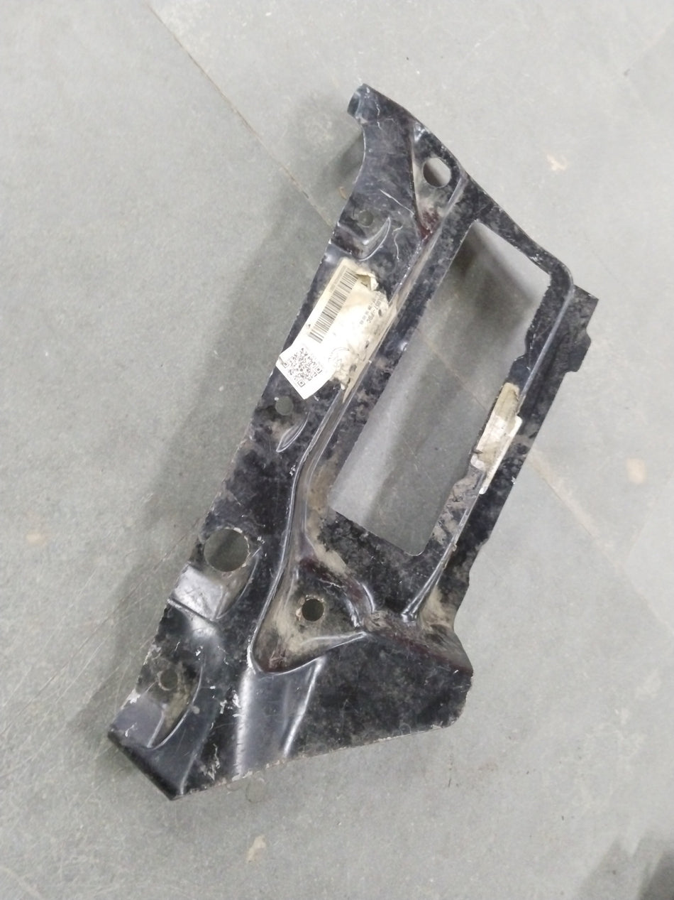 Outer lower panel body side for Chevrolet Cruze by General Motors, showing a close-up of the car's side panel.