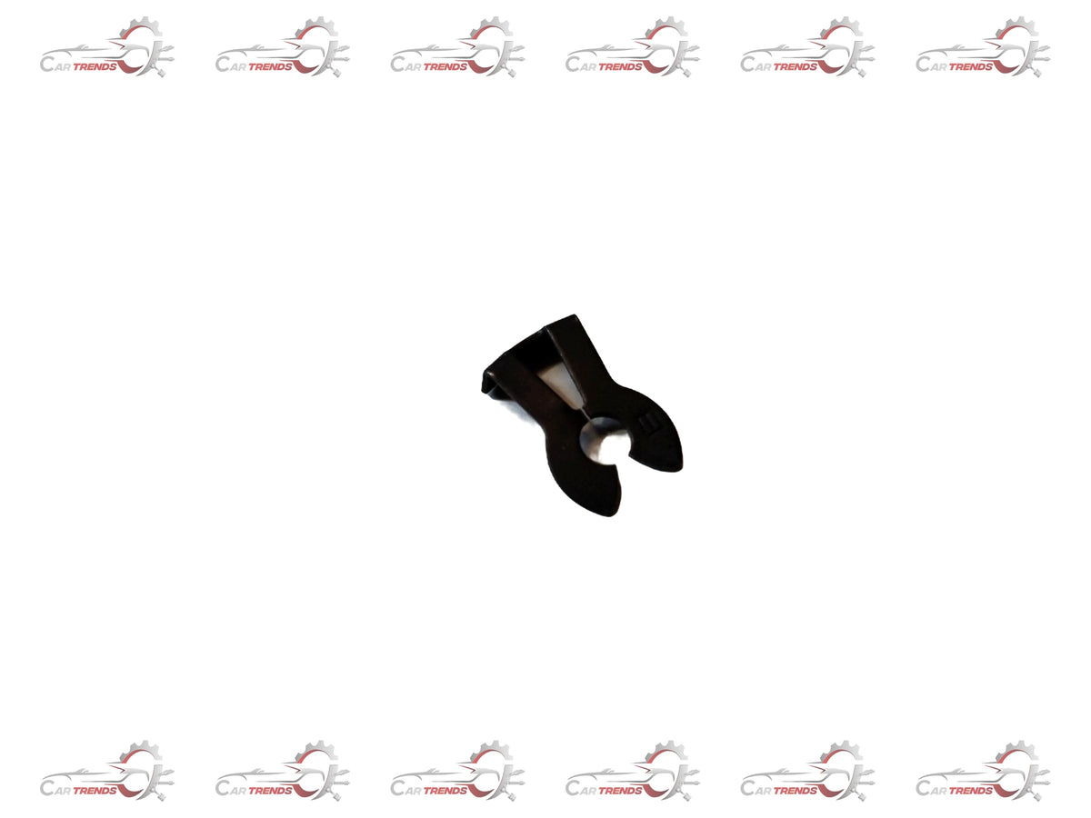 Nissan retention steel part for Renault, showing a close-up of the metallic retention component with detailed surface features.