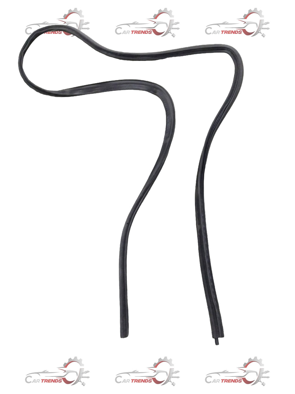 Weatherstrip compartment lid for Chevrolet Corsa, OEM part from General Motors, showing the rubber seal and lid edge.