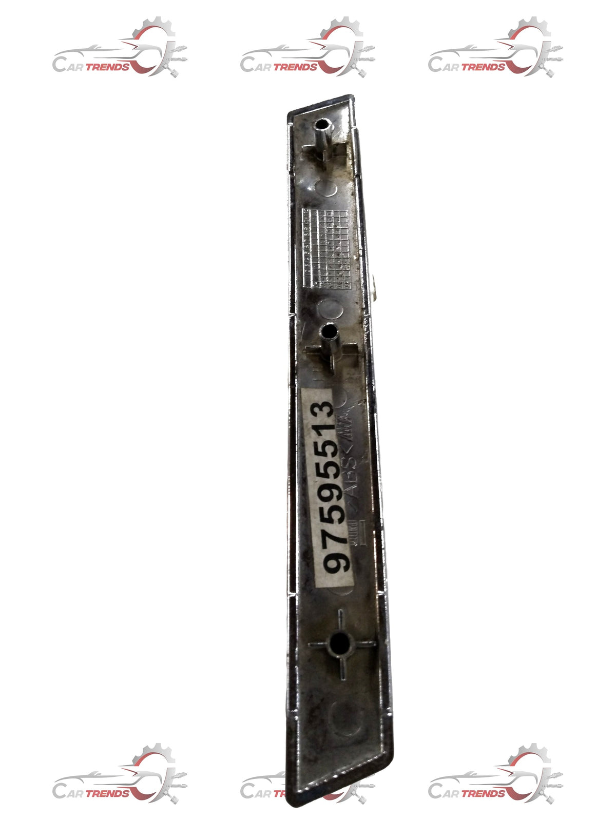 Chromed molding radiator grille for Chevrolet Tavera, CarTrends spare part, showing the shiny chrome finish and grille design.