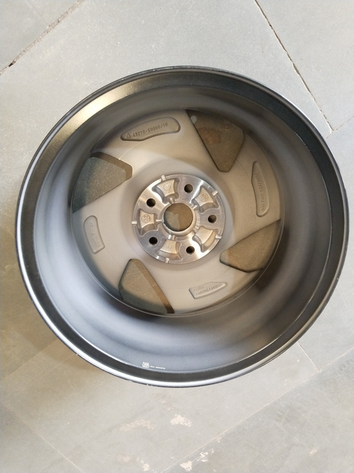 CarTrends Machined Finish Alloy Wheel | Brezza (V and L Variants) | #43210M59Q10QC8 43210M59Q10QC8 - Left view