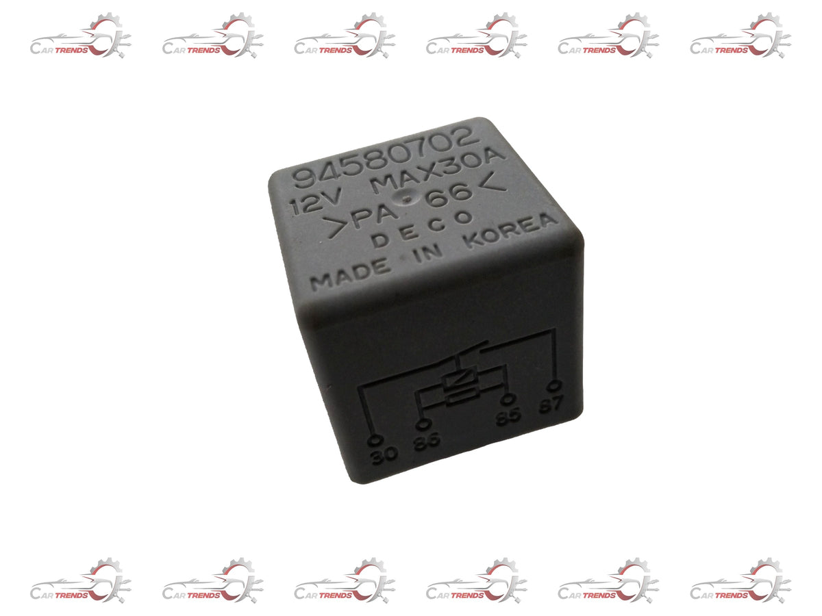 CarTrends seal for Beat, Sail, Cruze, and Aveo vehicles, shown in a close-up image highlighting the rubber sealing edge.