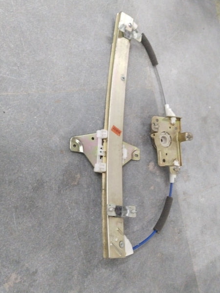 Rear right window regulator for Chevrolet Aveo, general motors part #J982958L0, shown installed in the vehicle door.