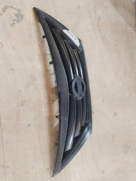 CarTrends GRILLE ASSEMBLY | NISSAN SUNNY | FRONT | #623103BN0A 623103BN0A - Left view
