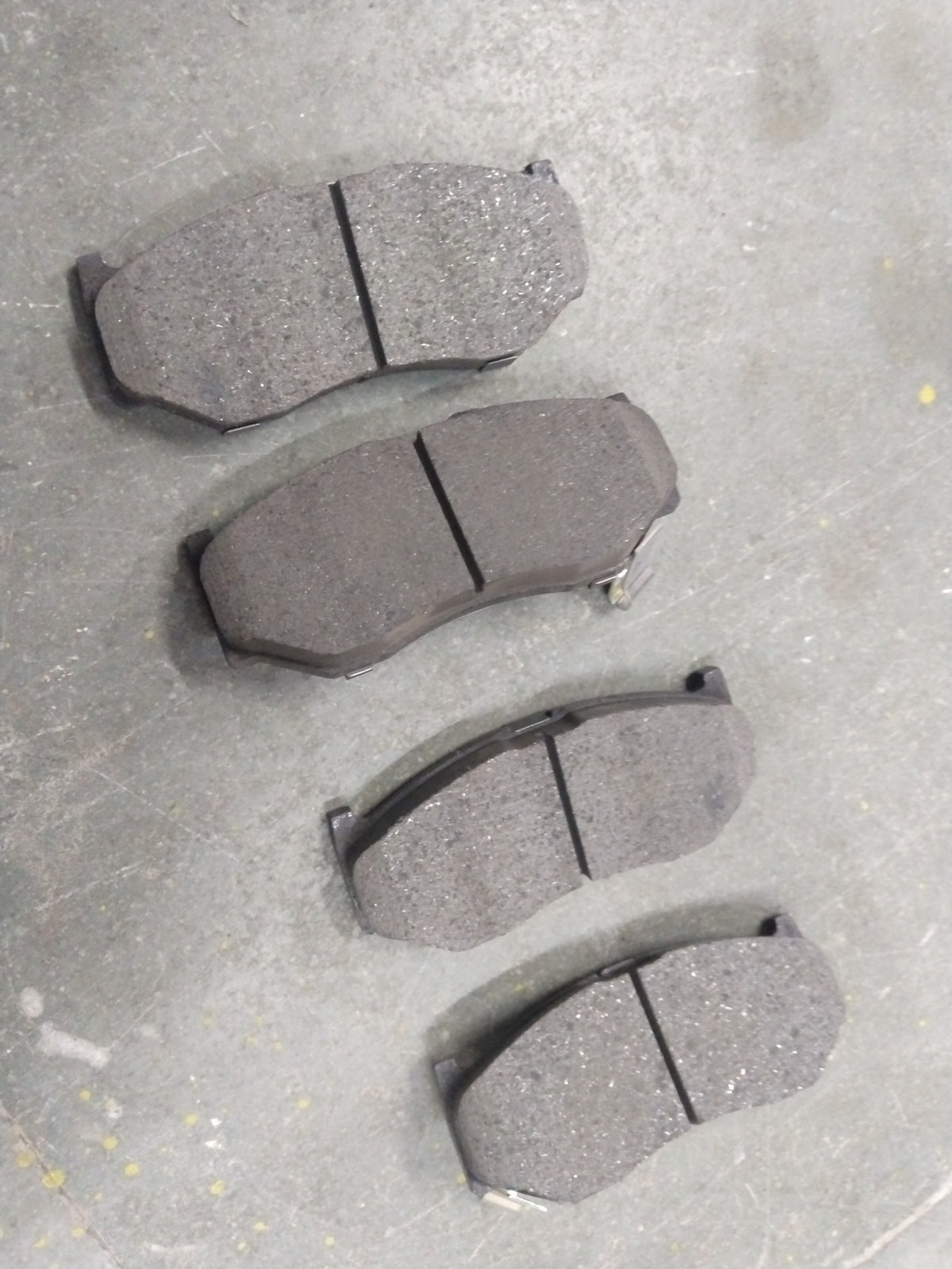 Hi-Q front brake pad for Baleno, New Dzire, New Swift, Glanza; high-quality automotive brake component.