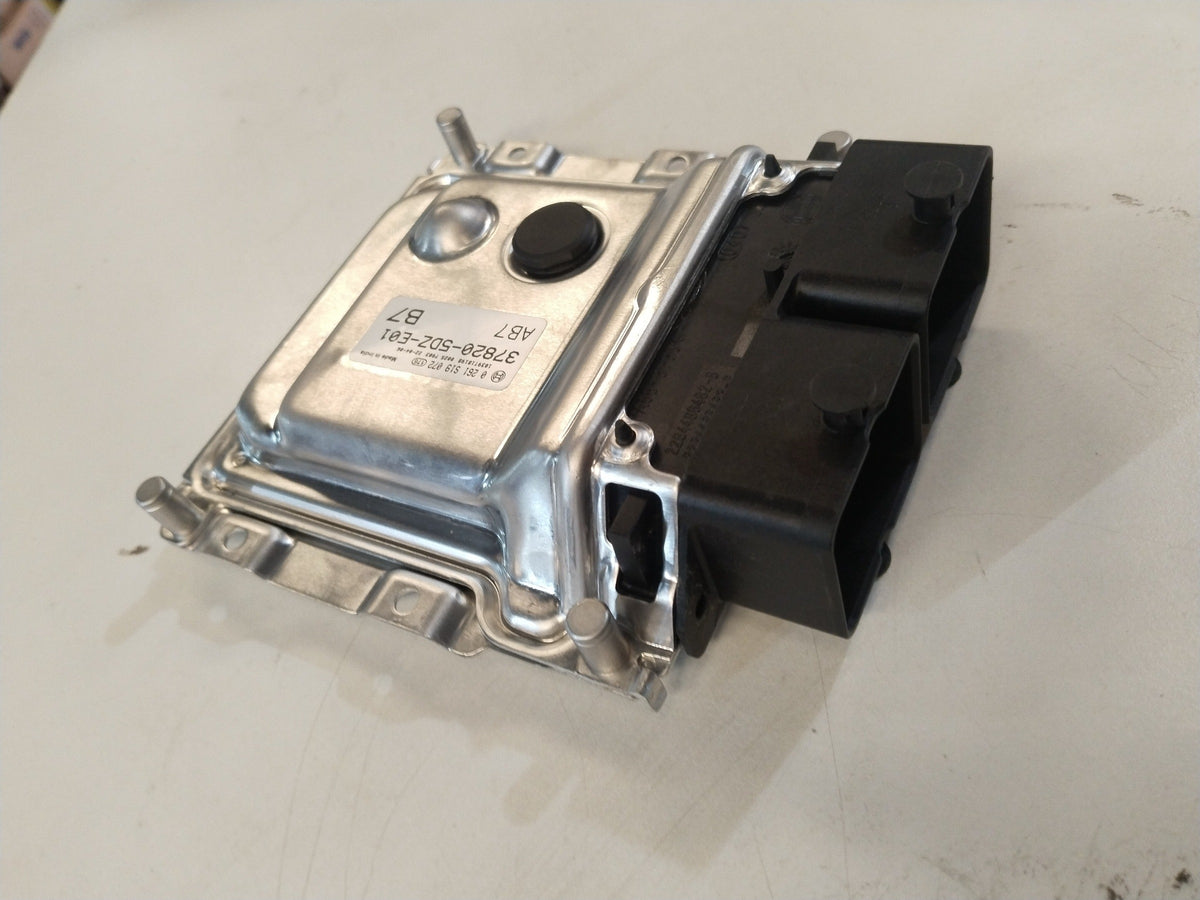 CarTrends CONTROL MODULE POWERTRAIN REWRITABLE | #378205DZE01 378205DZE01 - Left view