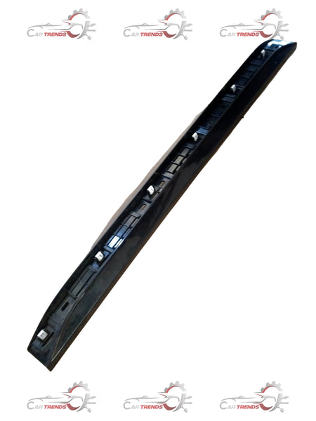 Mahindra ski rack lower assembly for Scorpio, Thar, XUV700, Bolero, RH side, model #2302FS200940N, in a close-up view