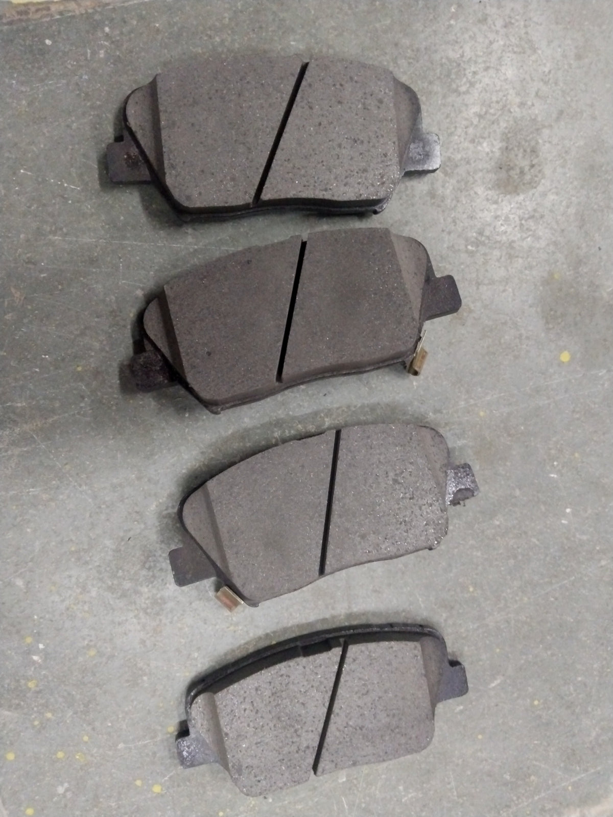 HI-Q front brake pads for Creta, Seltos, Sonet, Alcazar, Curren, two new brake pad images showing detailed metal and friction surface