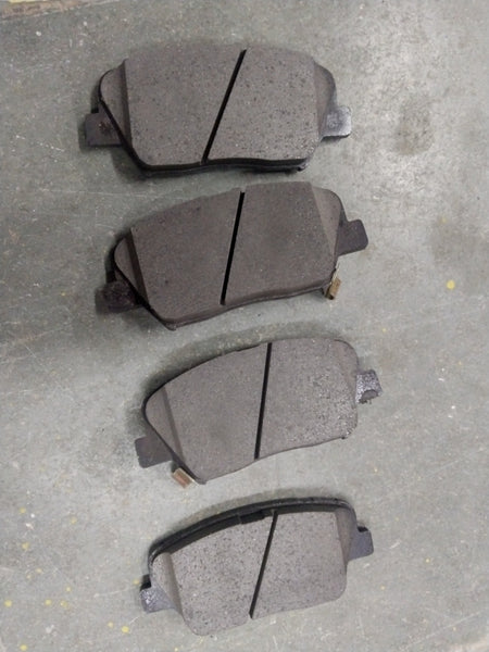 HI-Q front brake pads for Creta, Seltos, Sonet, Alcazar, Curren, two new brake pad images showing detailed metal and friction surface