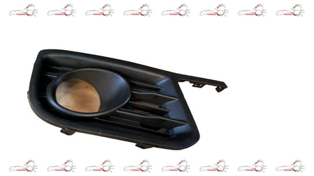 Maruti Suzuki Ciaz front right bezel fog lamp, black plastic housing with clear lens, for vehicle lighting and visibility.