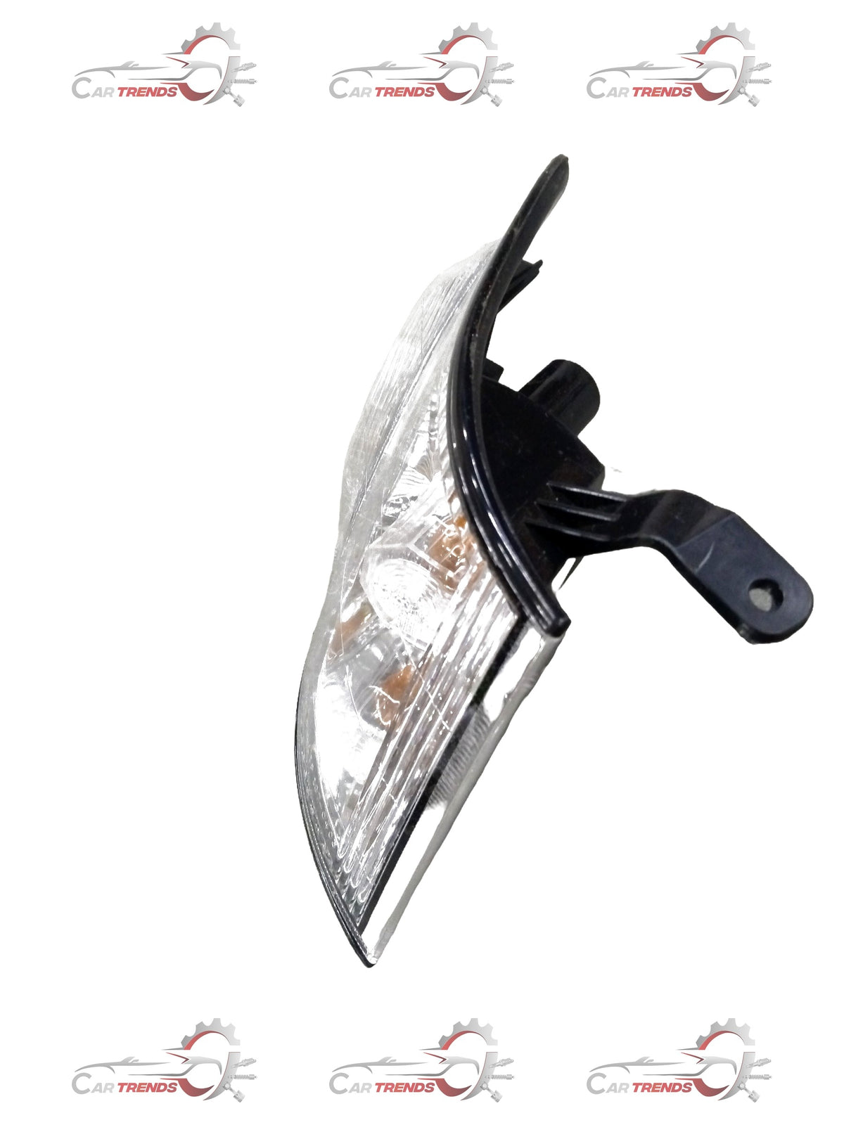 Front right lamp assembly combination for Chevrolet Tavera, showing the GM general motors lighting unit with clear lens and mounting details.