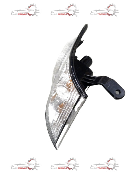 Front right lamp assembly combination for Chevrolet Tavera, showing the GM general motors lighting unit with clear lens and mounting details.