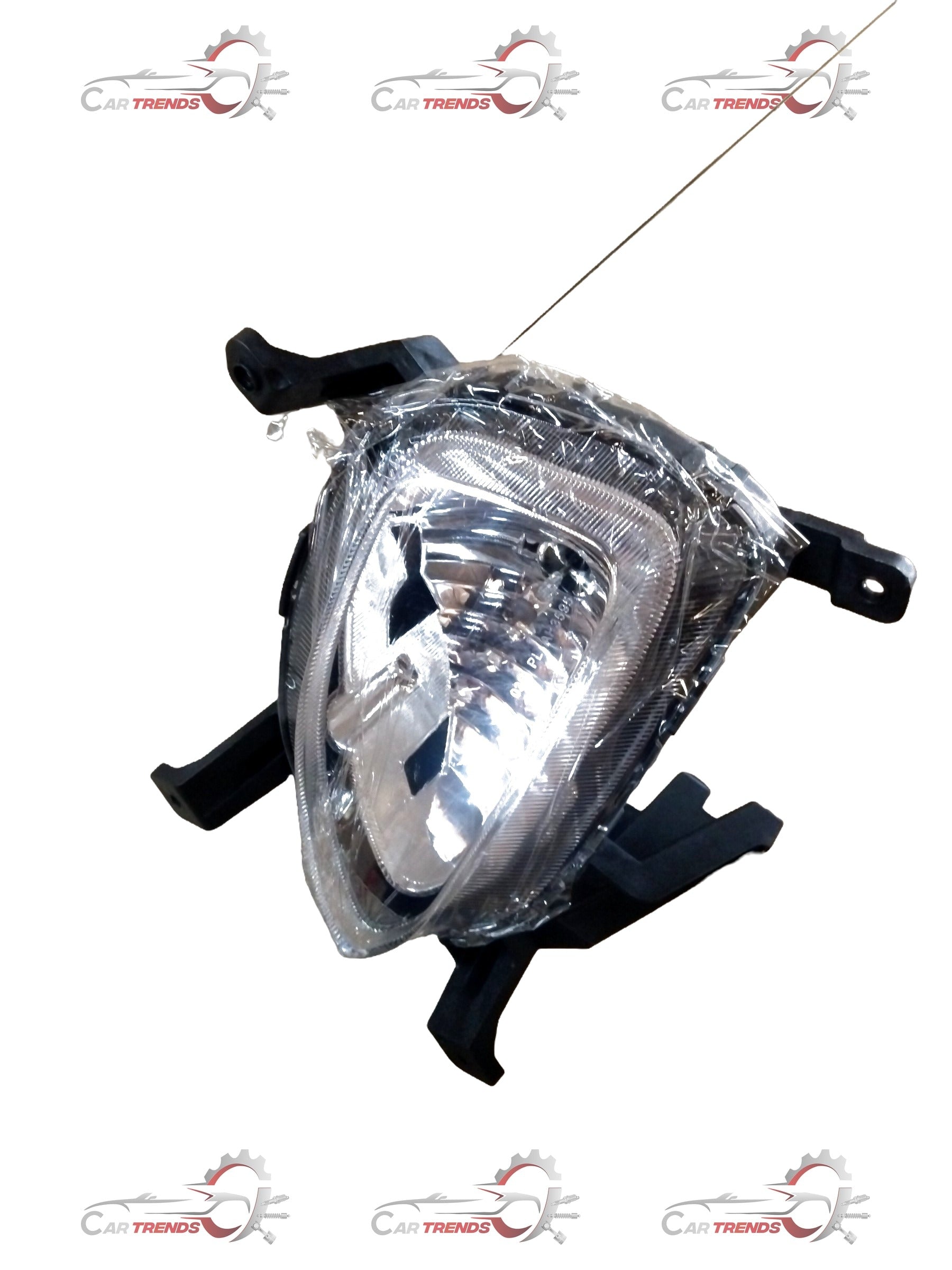 Hyundai I20 front fog lamp replacement part from CarTrends, showing the clear lens and mounting bracket for vehicle lighting.