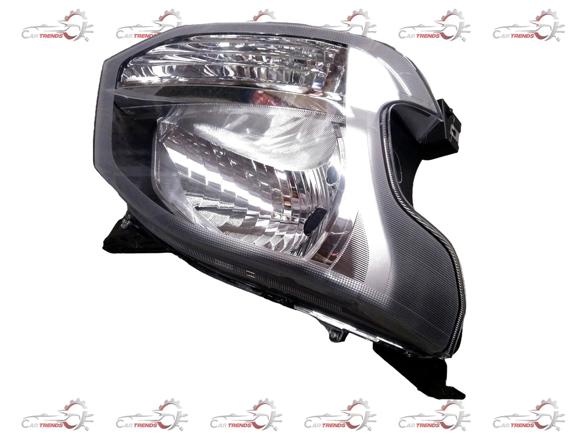 LUMAX wagonr right headlight assembly with clear lens and reflective interior, designed for optimal illumination and fit.