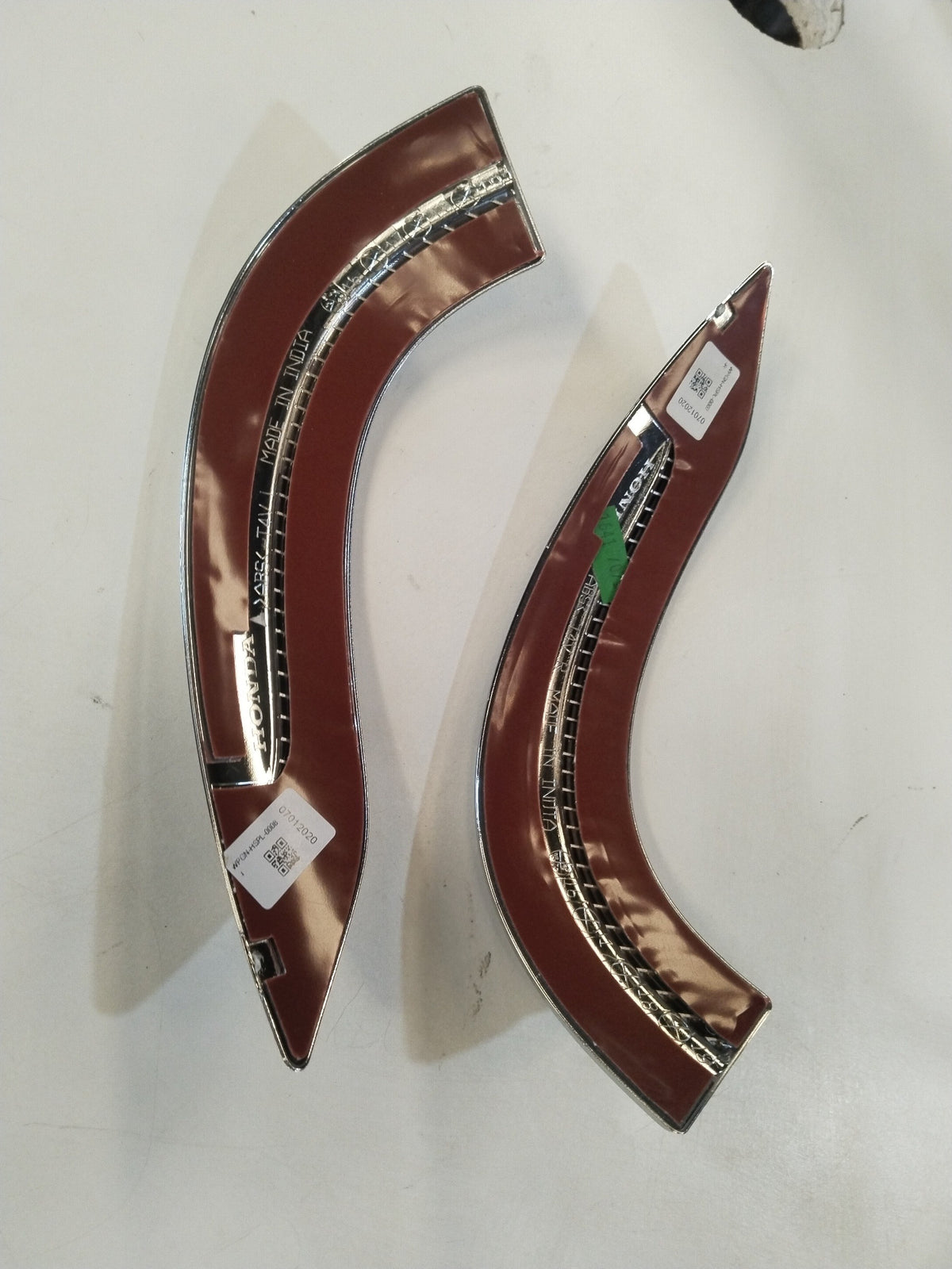 CarTrends KIT DOOR MIRROR GARNISH | CIVIC | #08R06T4V700 08R06T4V700 - Left view