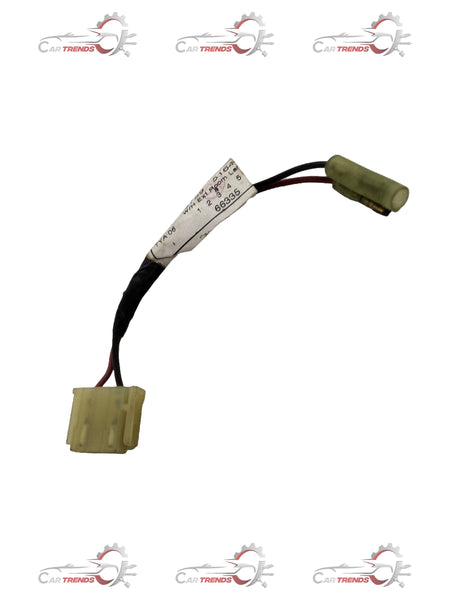 CarTrends fuse set for Chevy Beat, Sail, Cruze, and Aveo; includes two fuses with clear plastic housing and metal contacts.