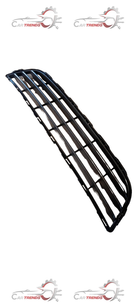 Maruti CarTrends radiator grille for Suzuki Swift, close-up view showing chrome finish and mounting points.