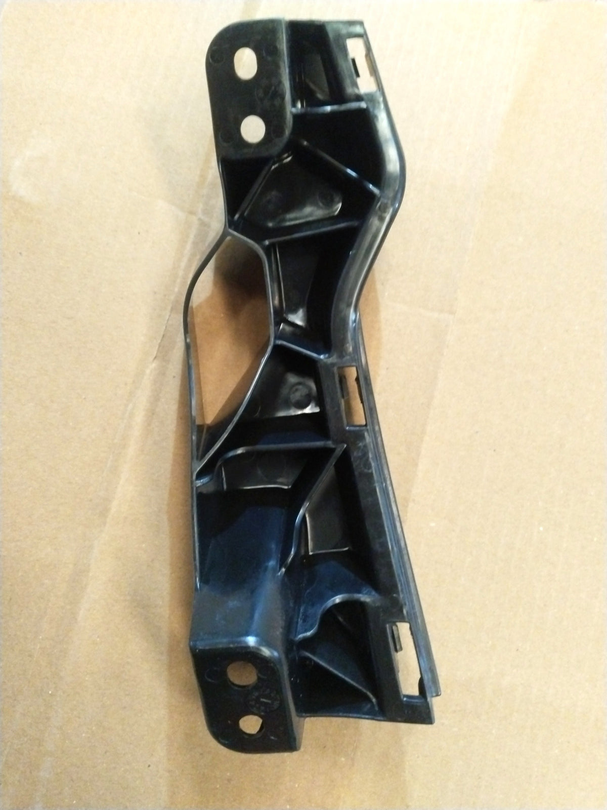 MARUTI SUZUKI Head Lamp Bracket | Right Side | Ciaz / Ertiga 2nd Gen / S-Cross / XL6 (1.5 K15) | Petrol / CNG | #71733M72R00 71733M72R00 - Left view