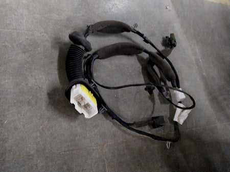 Front left door harness wire for Chevrolet Beat by General Motors, shown in the image.
