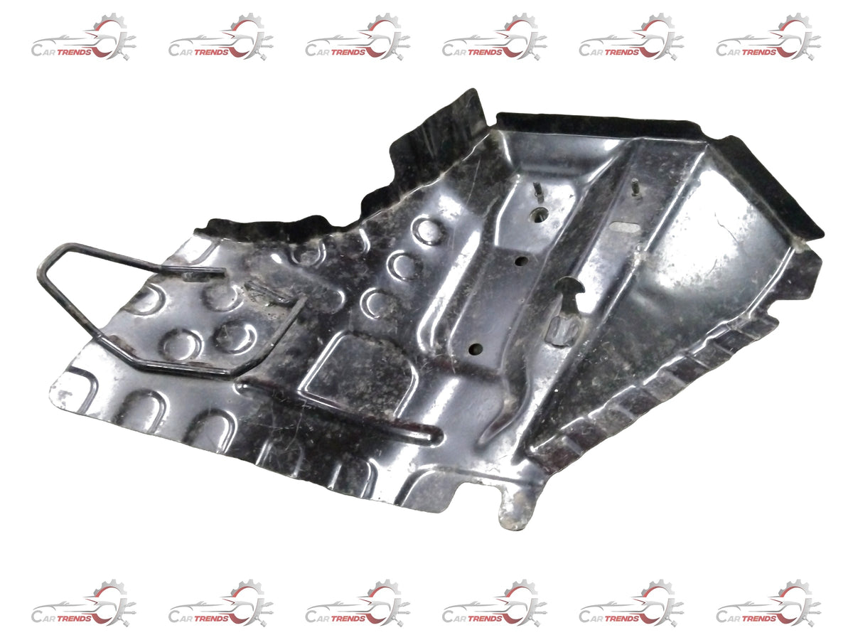 Rear compartment panel cross bar for Chevrolet Cruze, showing the front view of the General Motors part with mounting points.