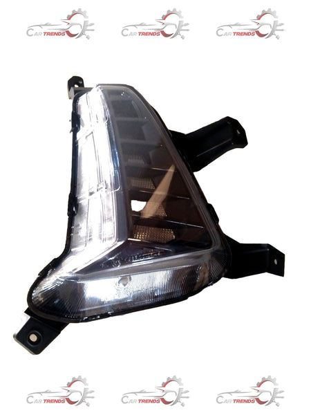 Hyundai Tucson fog lamp bracket, durable black plastic mounting part for front fog lights, compatible with Hyundai Tucson models.