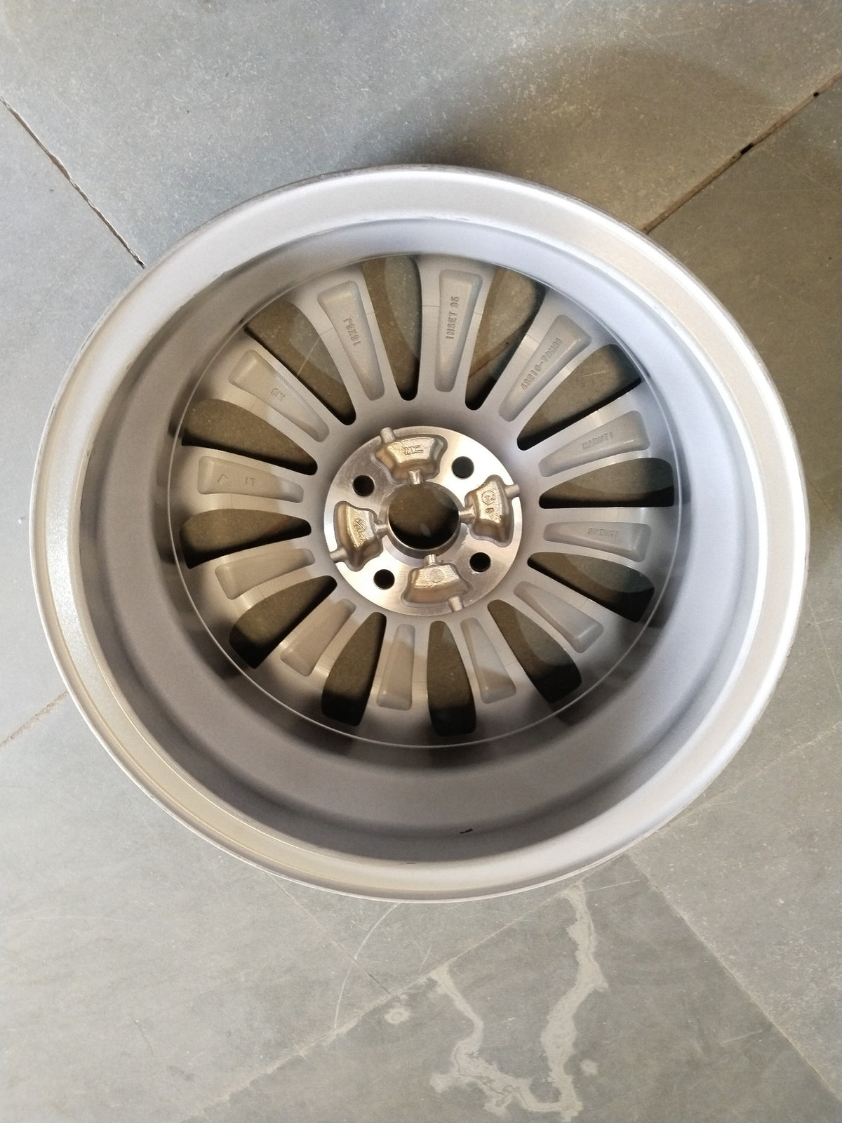 CarTrends alloy wheel for Ciaz, featuring a sleek multi-spoke design in silver finish, mounted on a vehicle wheel.