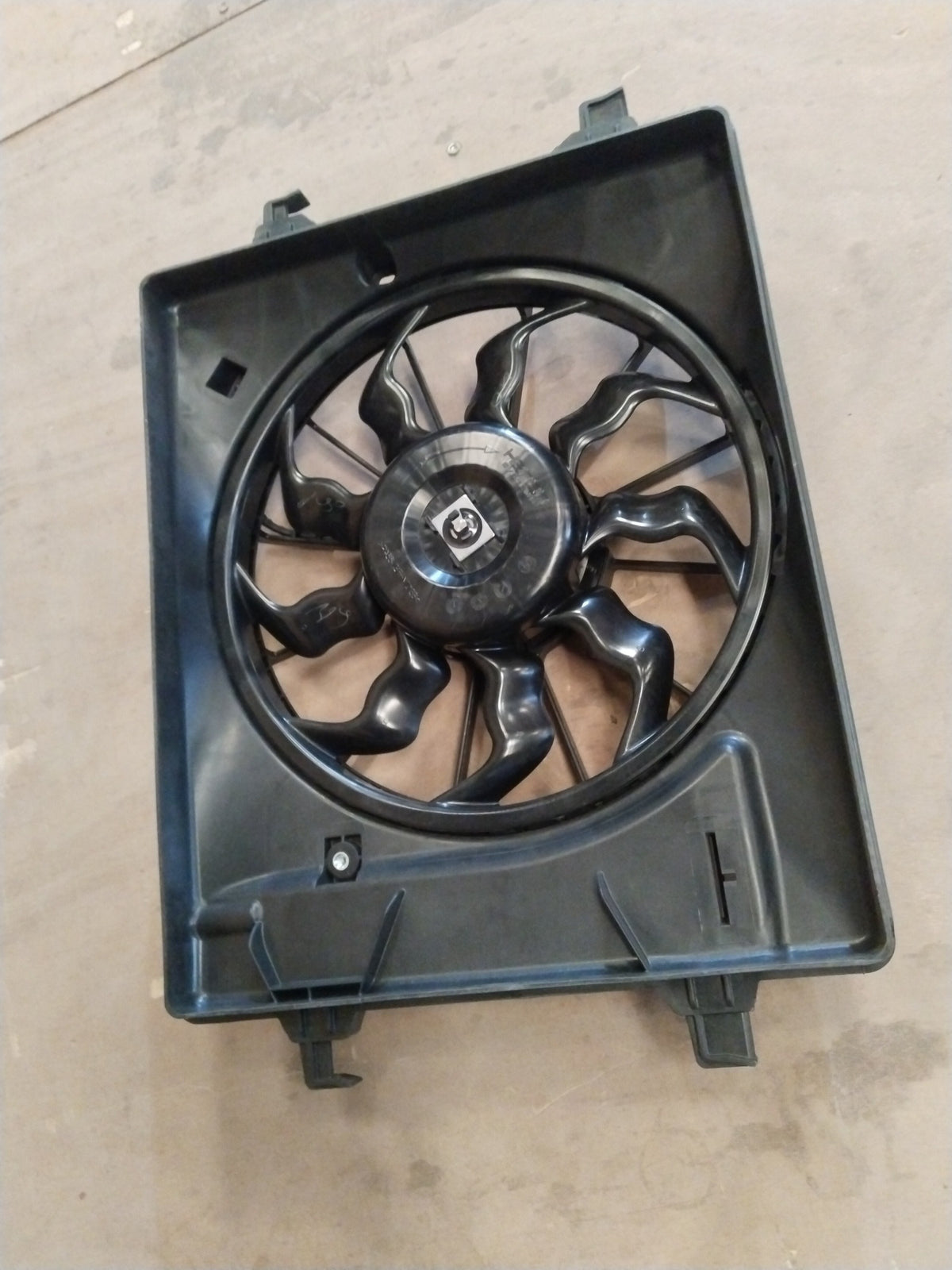 CarTrends fan assembly for Super Carry and Omni, petrol and CNG models, shown with detailed metal blades and mounting points.