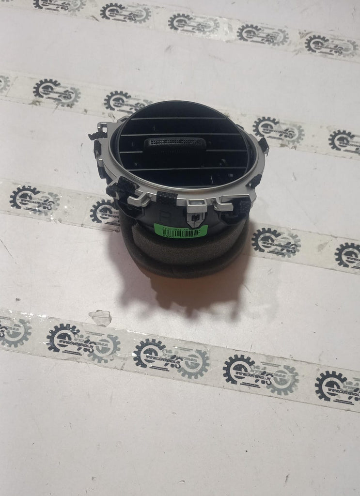 AC AIR VENT XCENT RH SIDE  97420B49004X