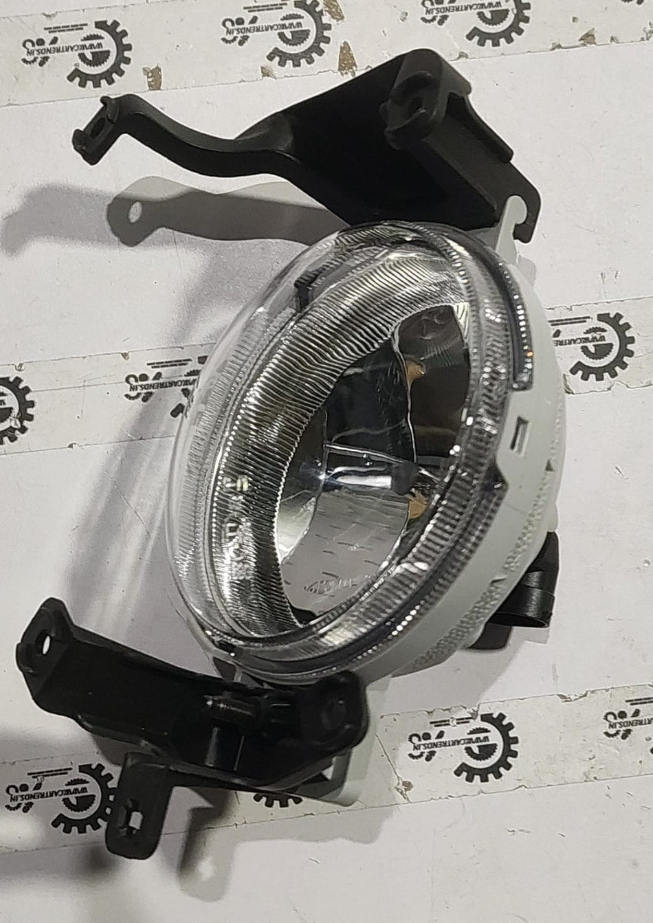 FOG LIGHT SPARK LH SIDE  J28288450