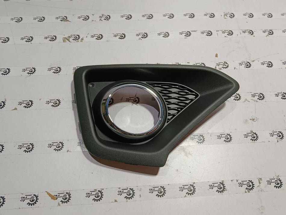 FOG LAMP COVER I 10 GRAND LH OPEN 86527B4000