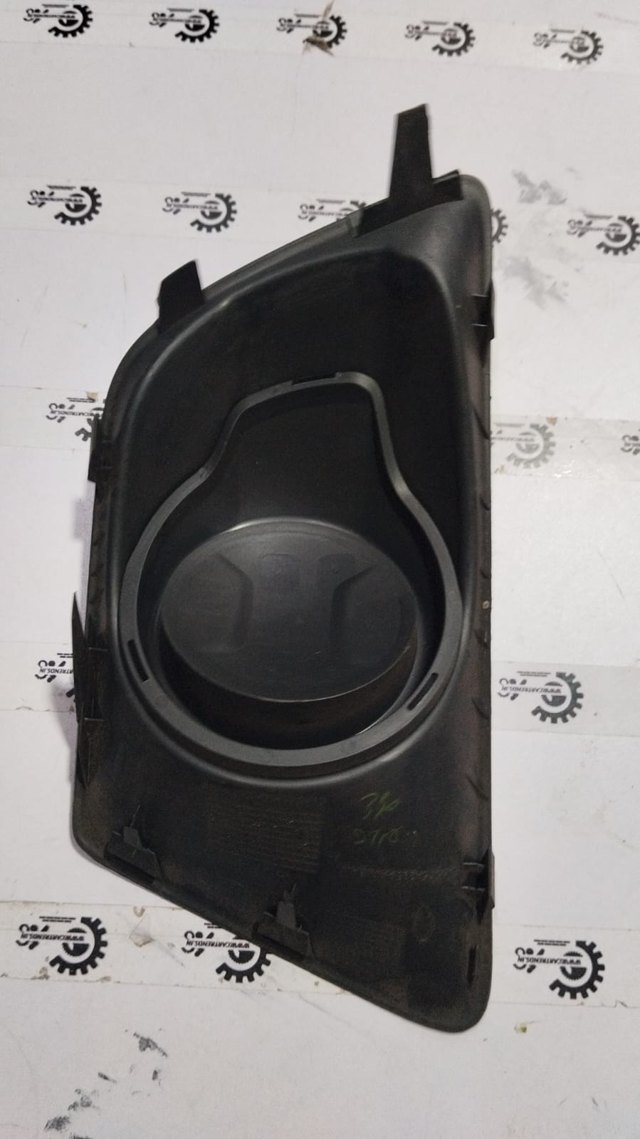 BEZEL FOG LAMP RH LESS FRONT FOG LAMPS CN1515A298DA5ZCT