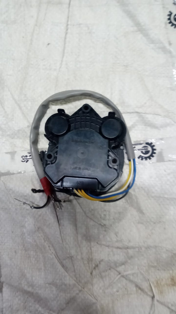 MIRROR ACTUATOR I 20 LH SIDE 876121J000