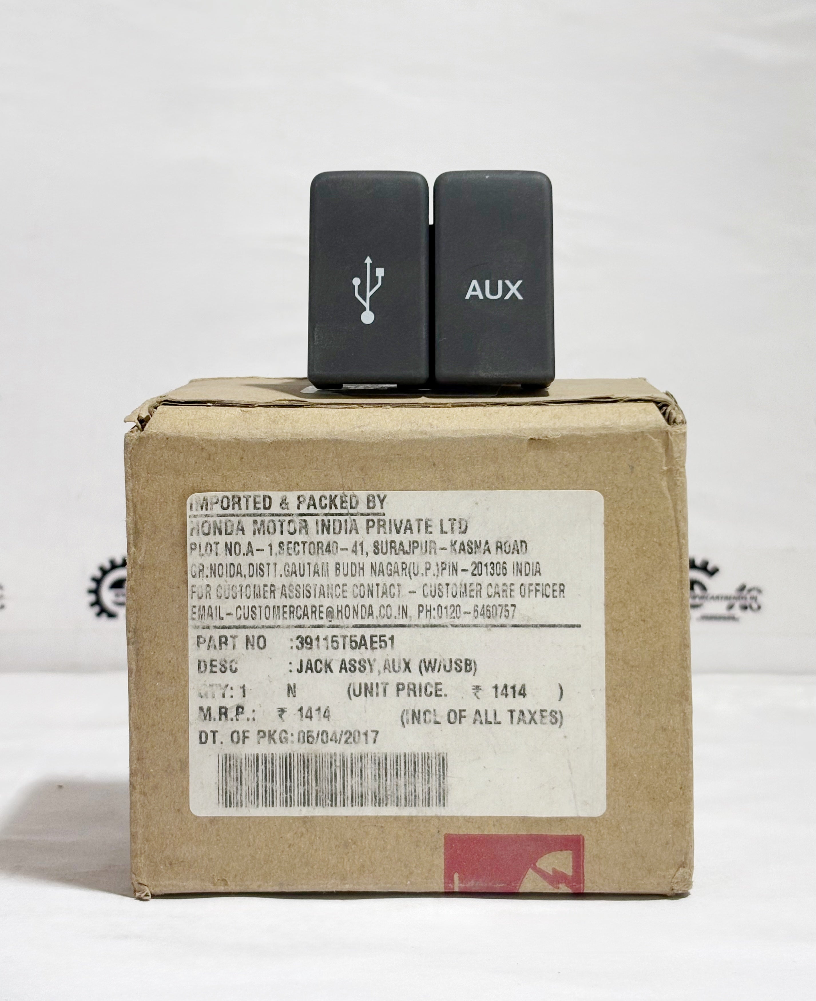 Honda City AUX USB switch by CarTrends, right side view showing the vehicle's AUX and USB port switch.