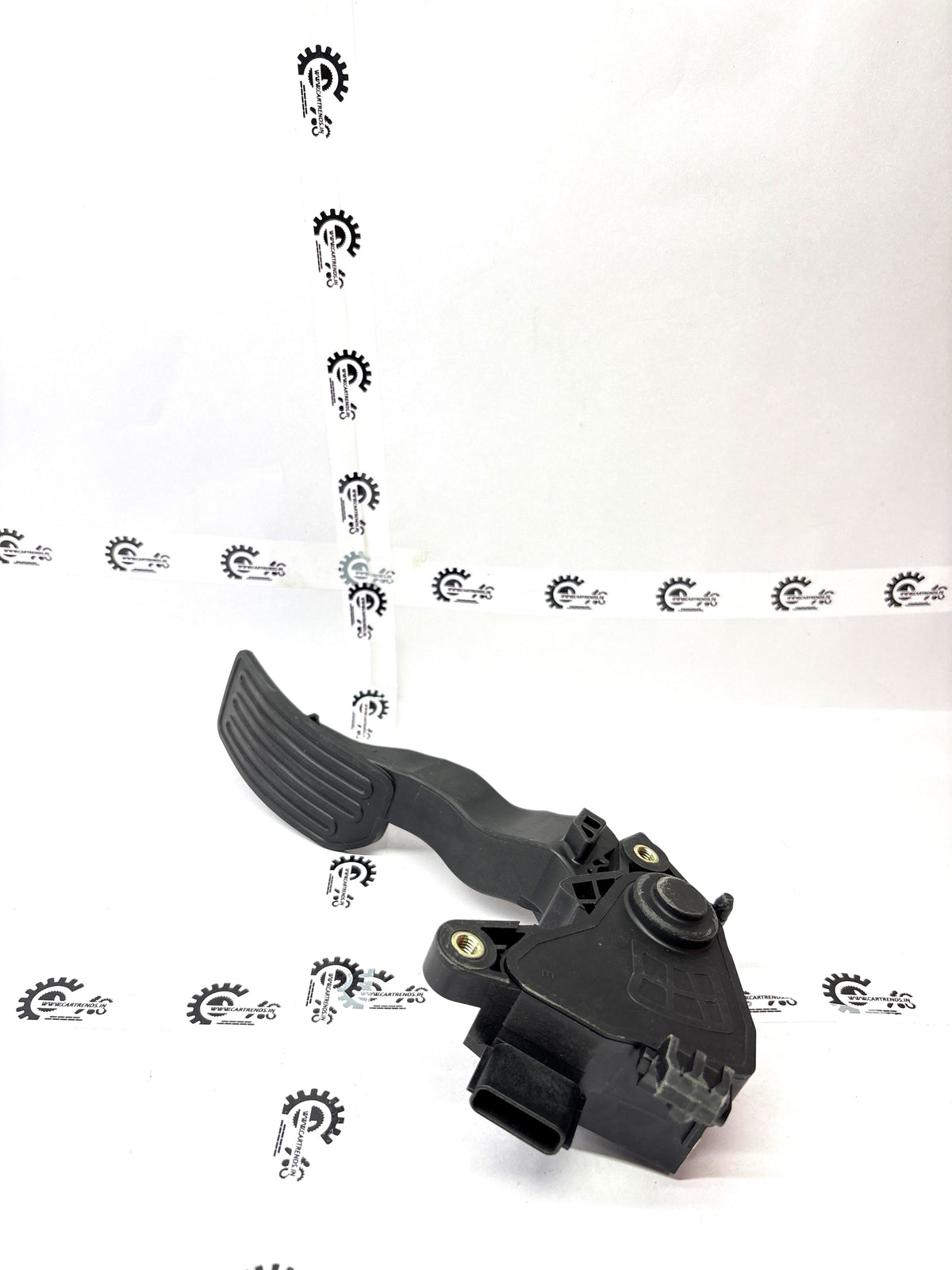 NISSAN Accelerator Lever | Nissan | 180021HM0A 180021HM0A - Back view