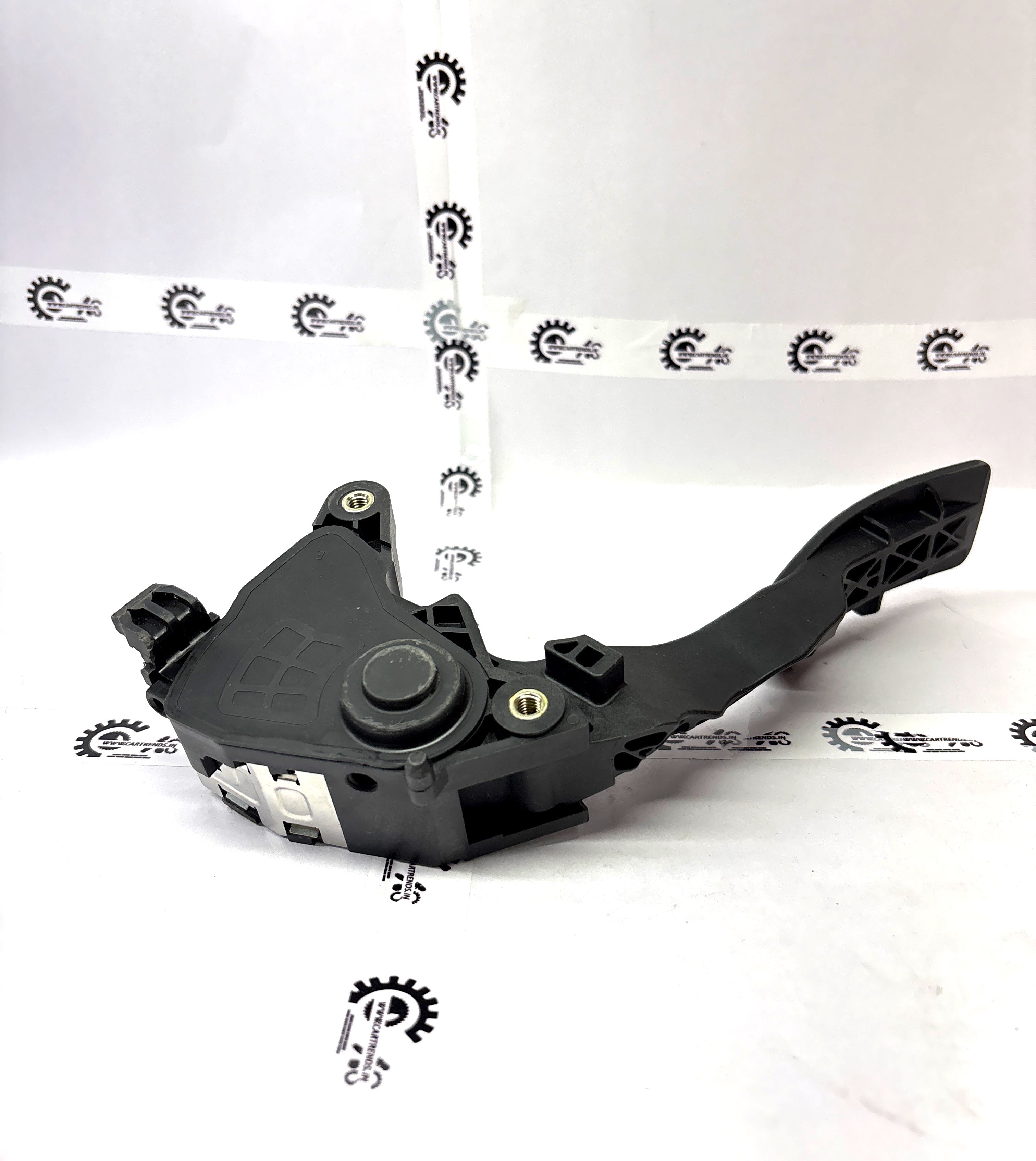 NISSAN Accelerator Lever | Nissan | 180021HM0A 180021HM0A - Left view