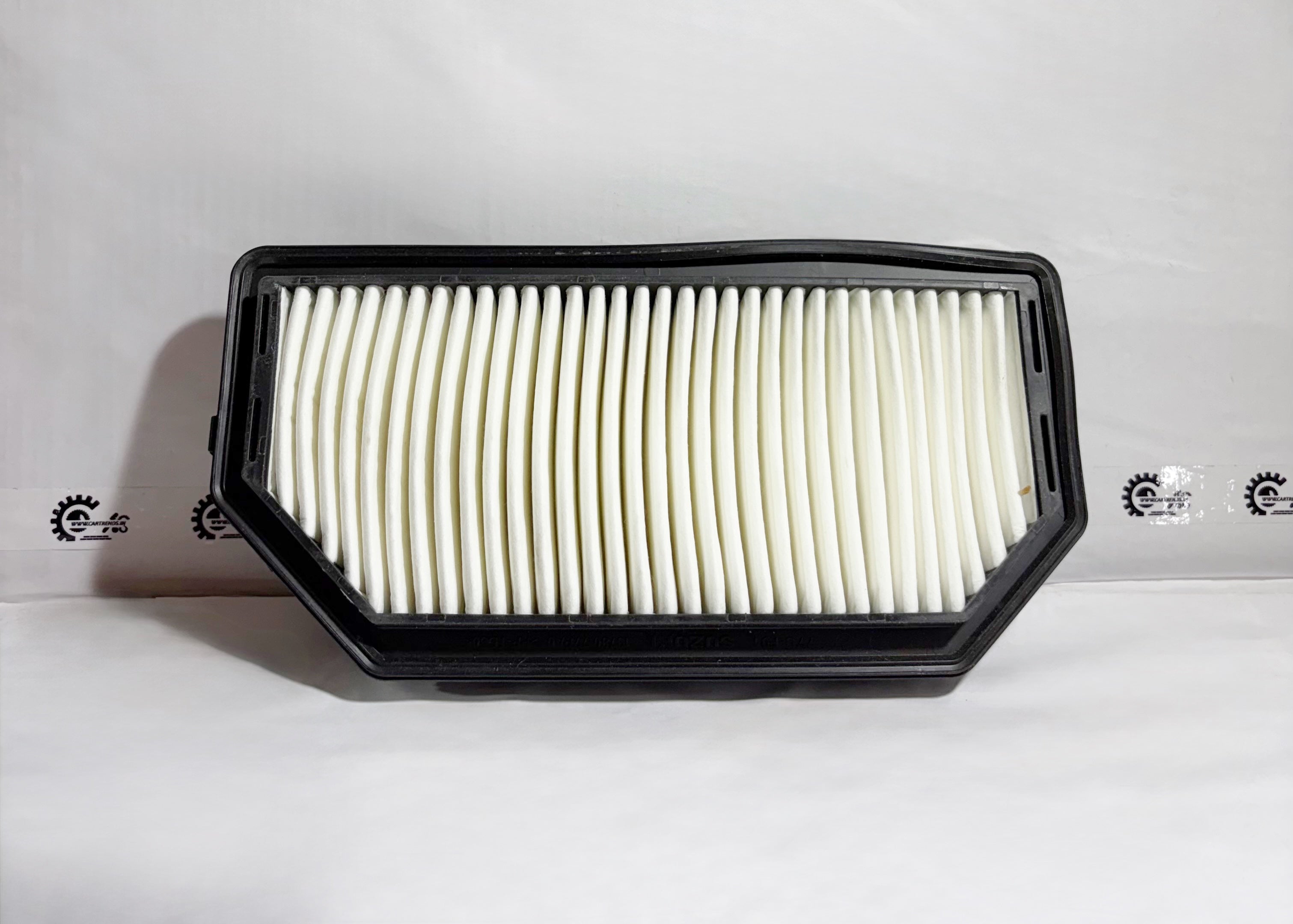 Maruti Suzuki Elementair Cleaner air filter for Super Carry vehicle, front view showcasing filter components and branding.