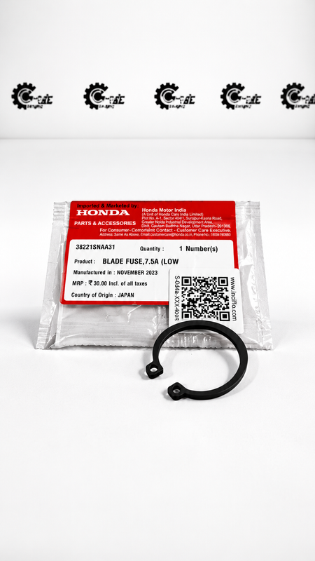 Honda blade fuse 7.5A low profile fuse for Honda vehicles, shown from the left side.