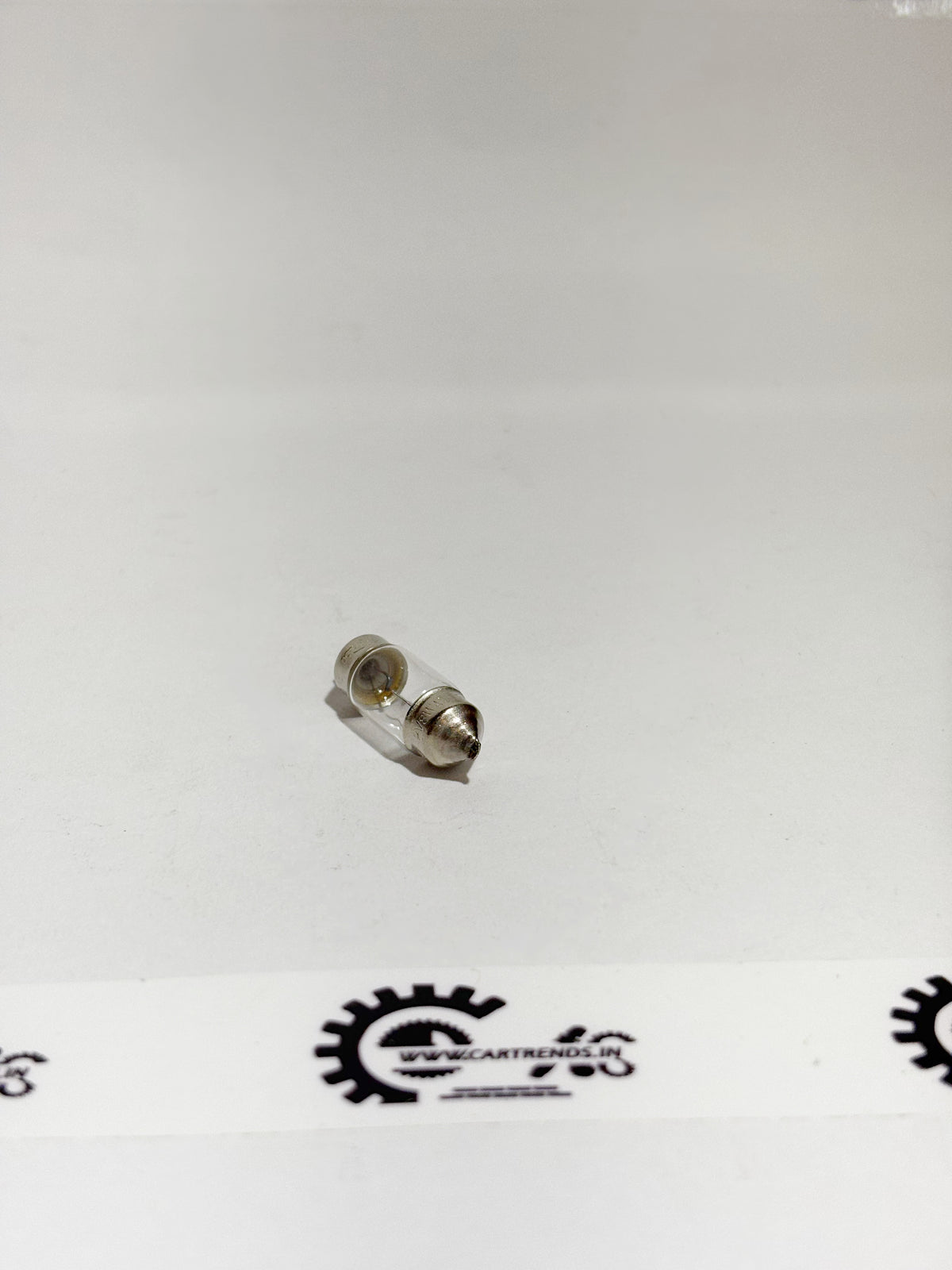 Honda 12V 8W bulb 04110SWA305 shown in the left side view, designed for vehicle lighting and replacement.