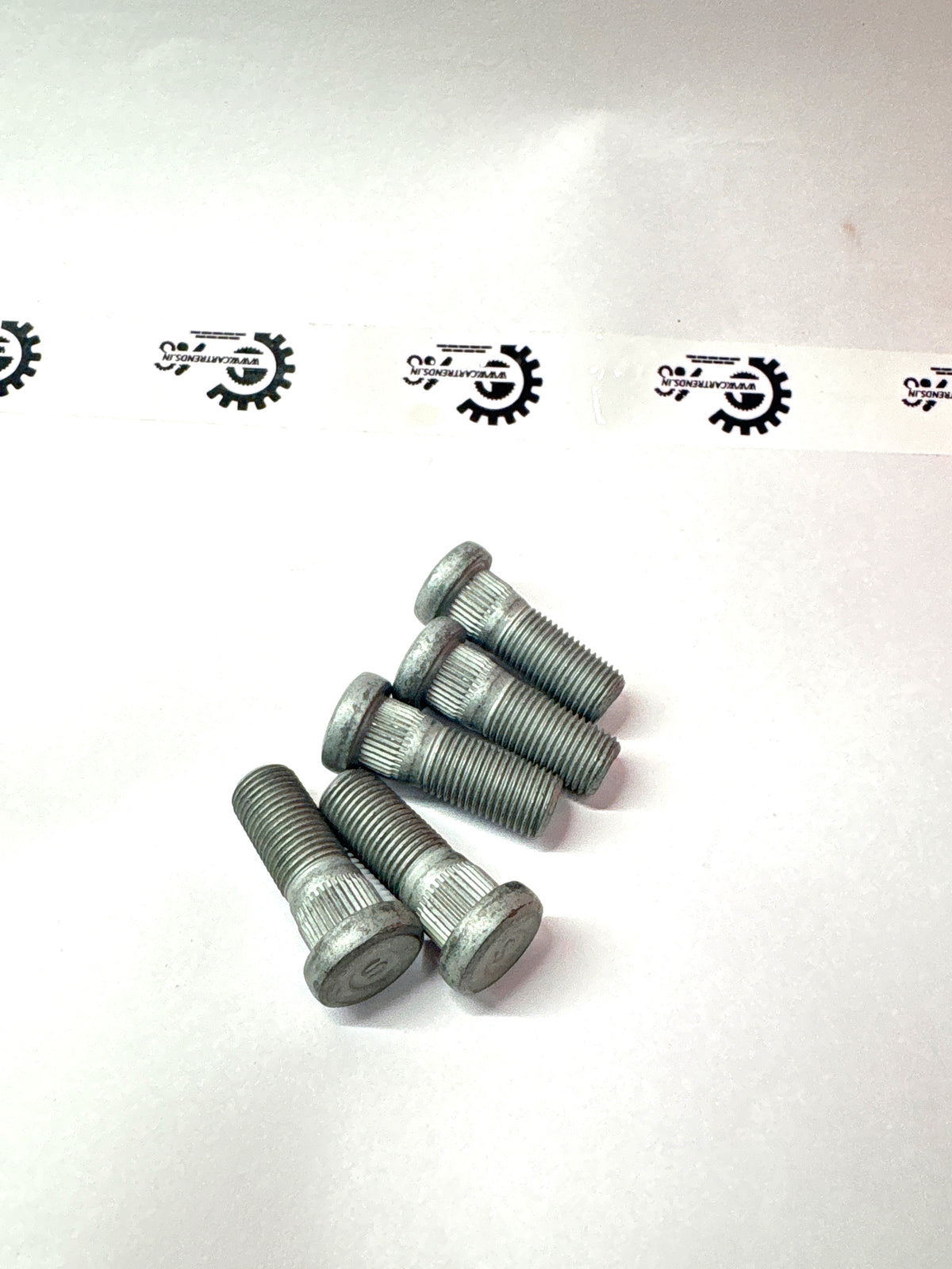 Bolt Hub 43222AX000 - Left view