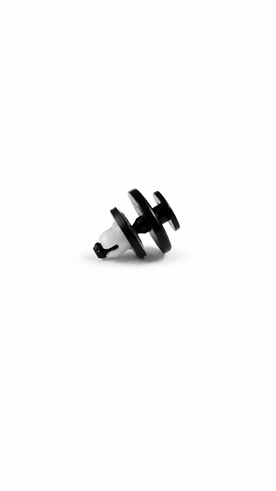 Honda CIR clip 33mm for Amaze, Brio, Accord, Jazz, shown on the left side of the image.