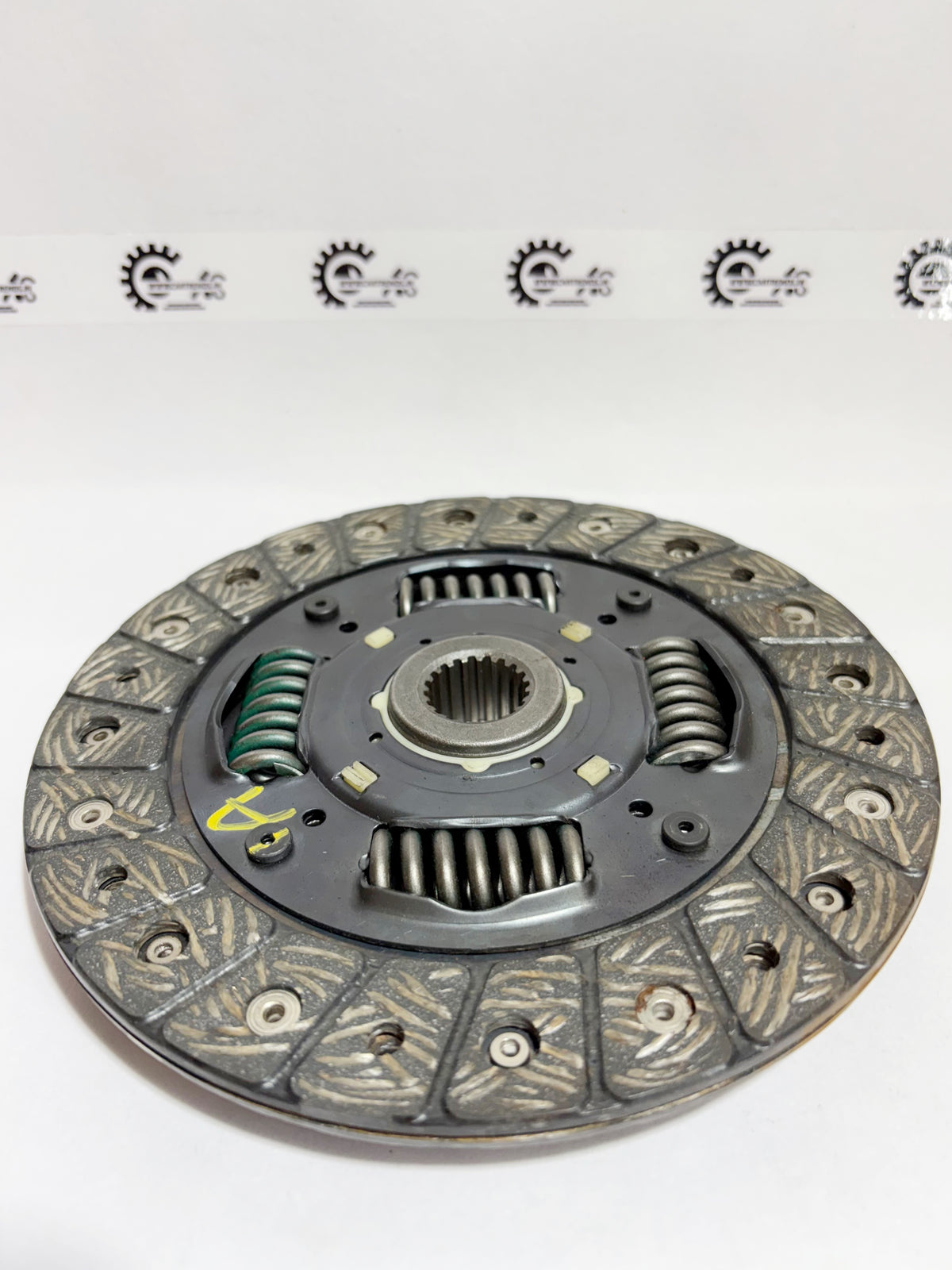 CarTrends clutch plate for Amaze petrol 2019 model, showing the back side of the spare part clutch disk.
