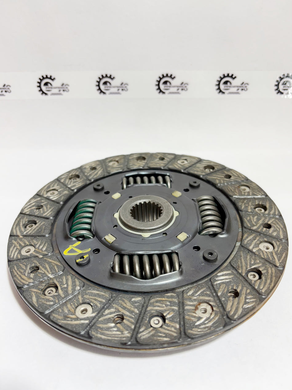 CarTrends clutch plate for Amaze petrol 2019 model, showing the back side of the spare part clutch disk.