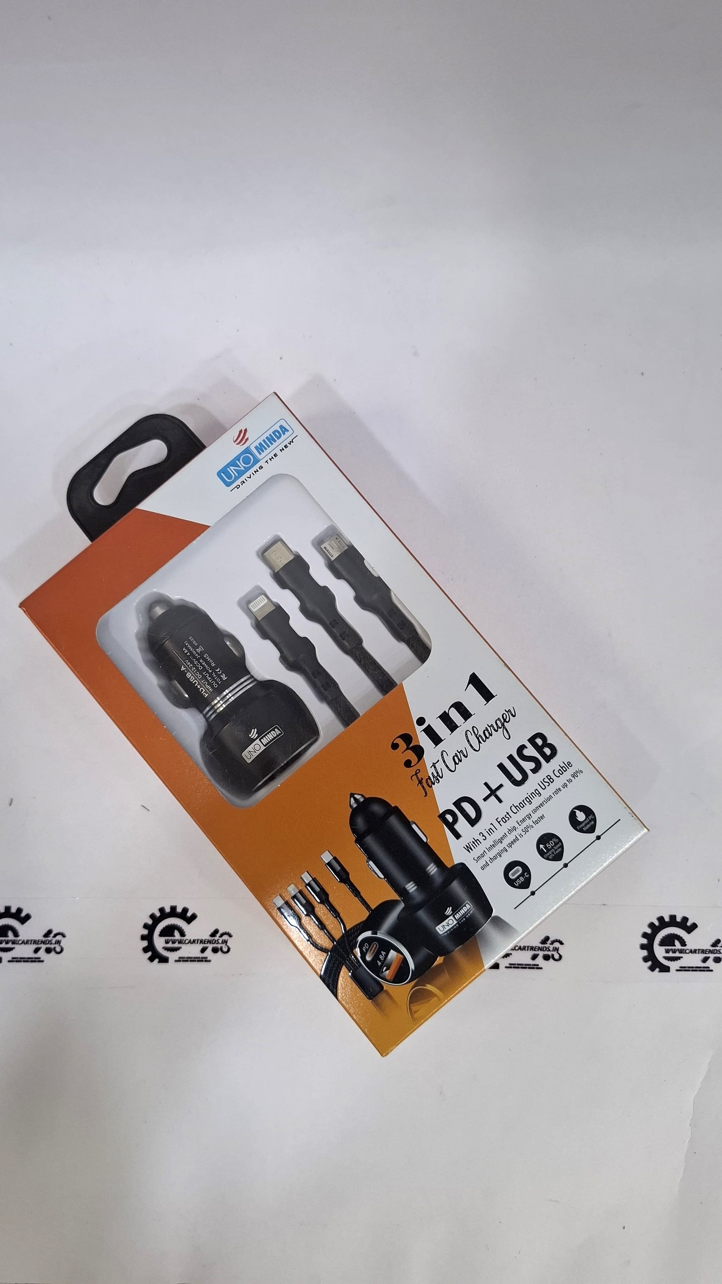 Charger with PD cable UCC-14-PD-31N1 - Right view