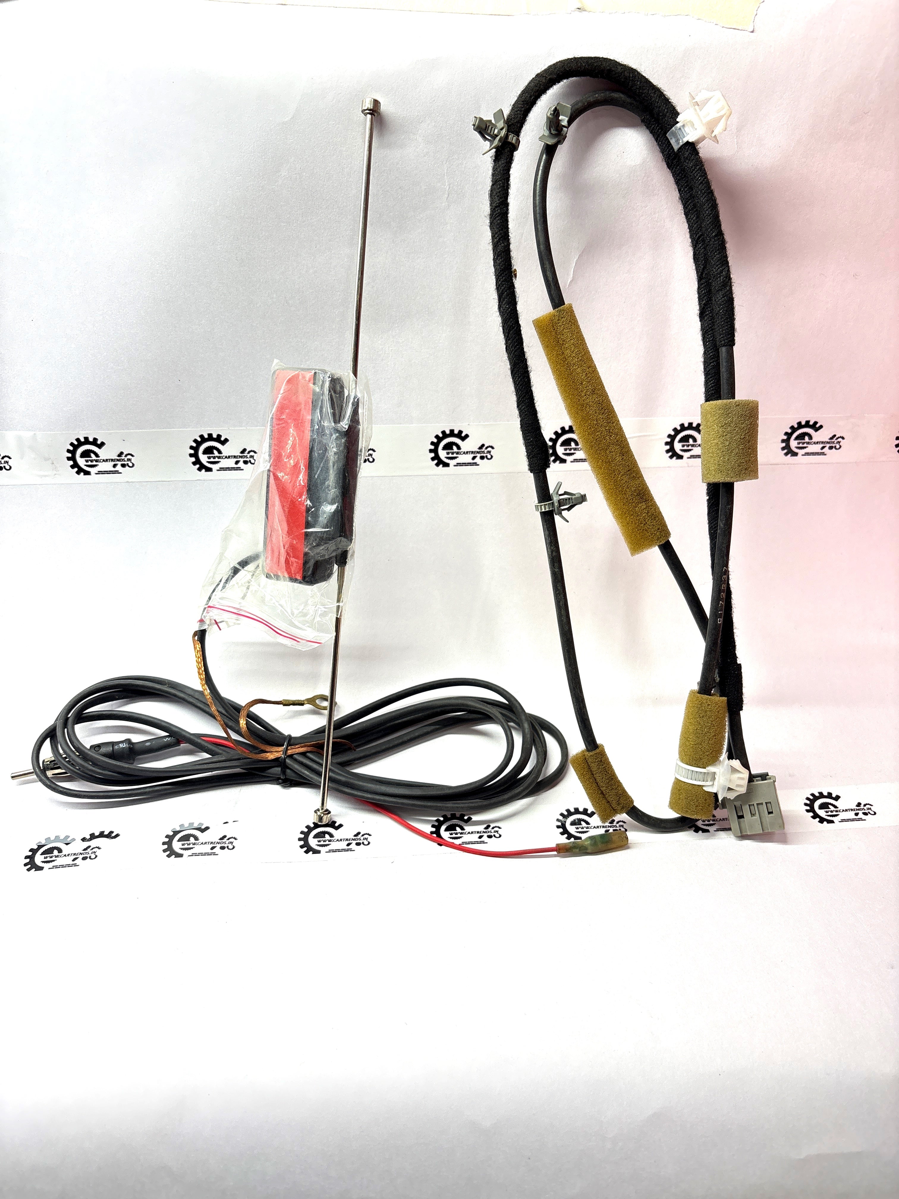 Feeder Antenna 282413AA0A - Back view